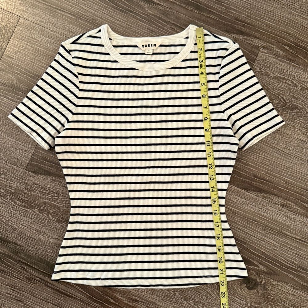 Boden Ribbed Striped Short Sleeve - Picture 5 of 8